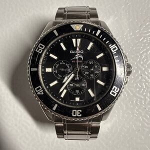 RARE 2011 Casio Duro MDV-303D-1A1V Marlin Watch